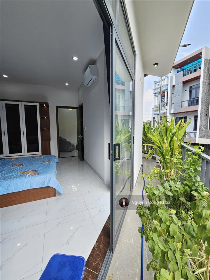 Bán nhà 2 mặt tiền, 4 phòng ngủ, hoàn công, kdc gần chợ phú phong 200m, p.bình chuẩn, tp.thuận an