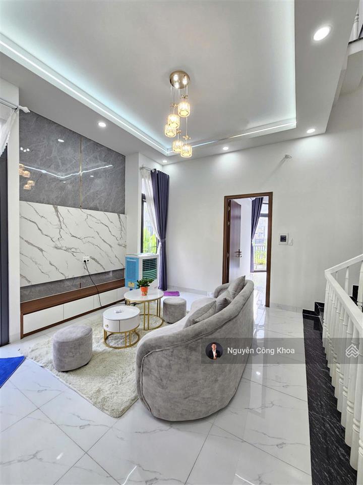 Bán nhà 2 mặt tiền, 4 phòng ngủ, hoàn công, kdc gần chợ phú phong 200m, p.bình chuẩn, tp.thuận an