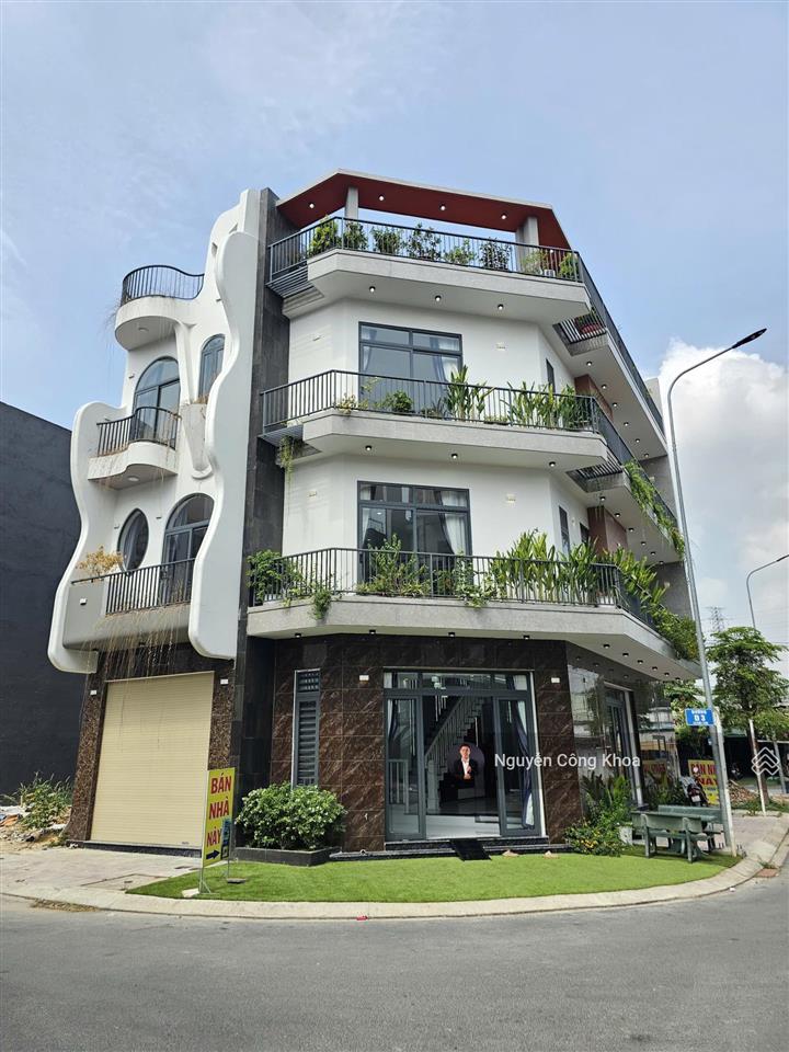 Bán nhà 2 mặt tiền, 4 phòng ngủ, hoàn công, kdc gần chợ phú phong 200m, p.bình chuẩn, tp.thuận an