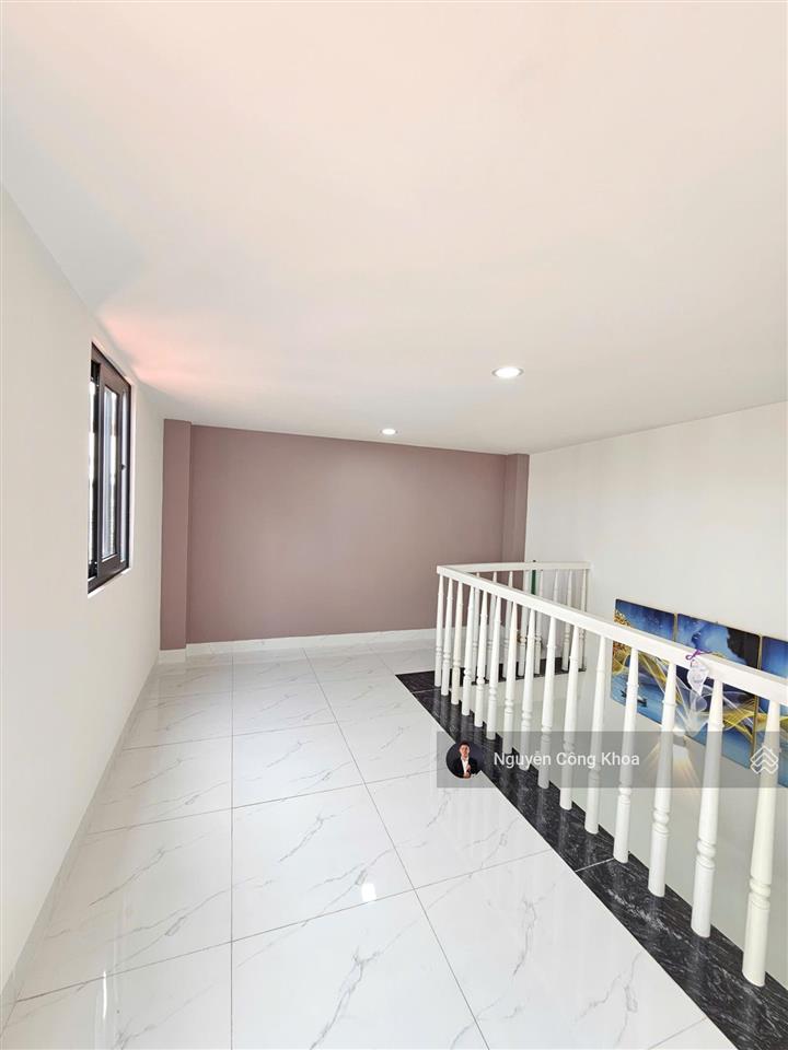 Bán nhà 2 mặt tiền, 4 phòng ngủ, hoàn công, kdc gần chợ phú phong 200m, p.bình chuẩn, tp.thuận an