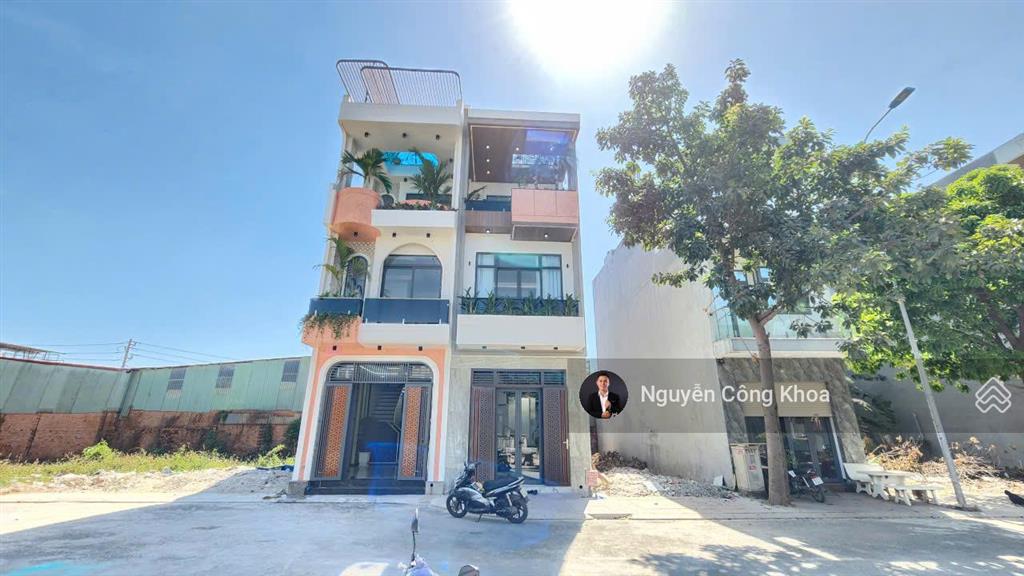 Bán nhà đúc 3 tấm, hoàn công, 4 phòng ngủ, kdc gần giáo xứ bà trà 500m, p.bình chuẩn, tp.thuận an