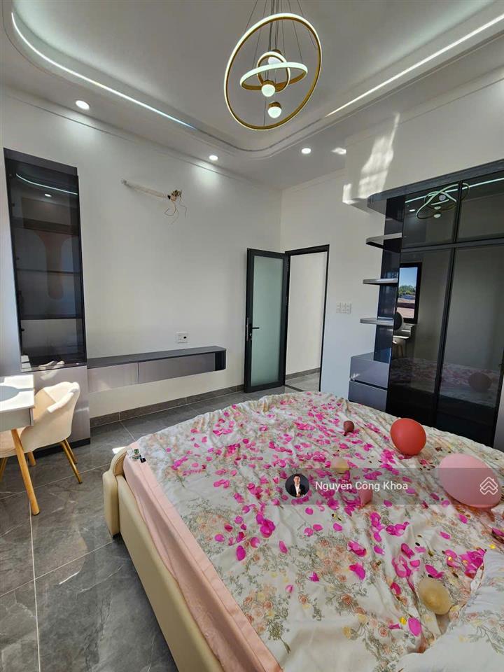 Bán nhà đúc 3 tấm, hoàn công, 4 phòng ngủ, kdc gần giáo xứ bà trà 500m, p.bình chuẩn, tp.thuận an