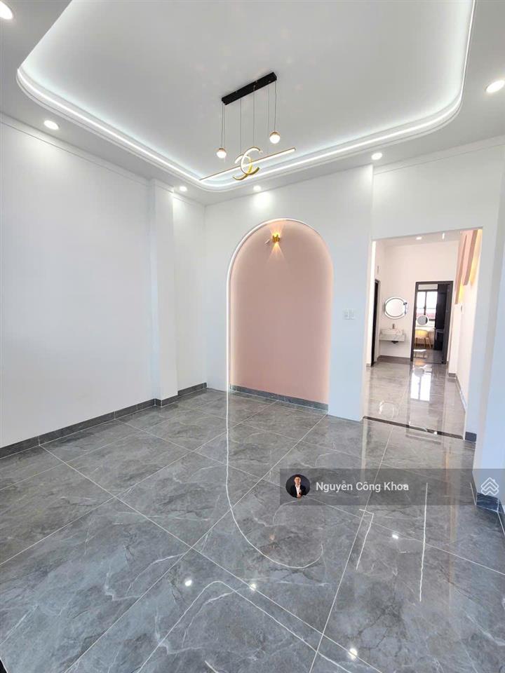 Bán nhà đúc 3 tấm, hoàn công, 4 phòng ngủ, kdc gần giáo xứ bà trà 500m, p.bình chuẩn, tp.thuận an