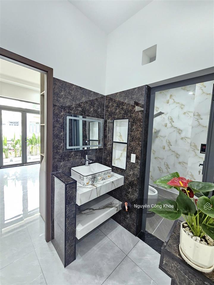 Bán nhà mặt tiền kinh doanh, 3 phòng ngủ, kdc gần chợ phú phong 300m, p.bình chuẩn, tp.thuận an