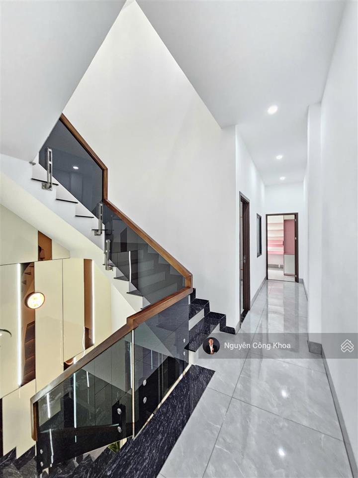 Bán nhà mặt tiền kinh doanh, 3 phòng ngủ, kdc gần chợ phú phong 300m, p.bình chuẩn, tp.thuận an