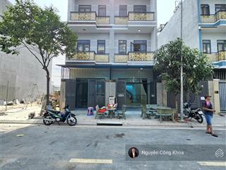 Bán nhà 1 trệt 2 lầu hoàn công, 4 phòng ngủ, kdc gần thủ đức 6km, p. dĩ an, tp. dĩ an