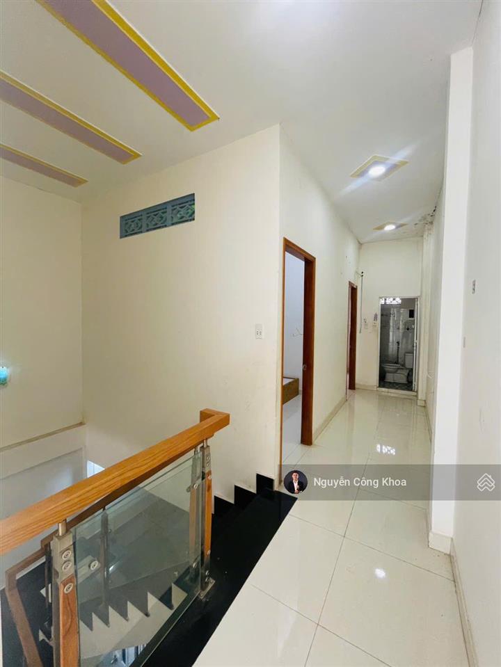 Bán nhà 1t1l có phòng ngủ dưới, full nội thất, kdc gần chợ bà tri 500m, p.tân hiệp, tp.tân uyên