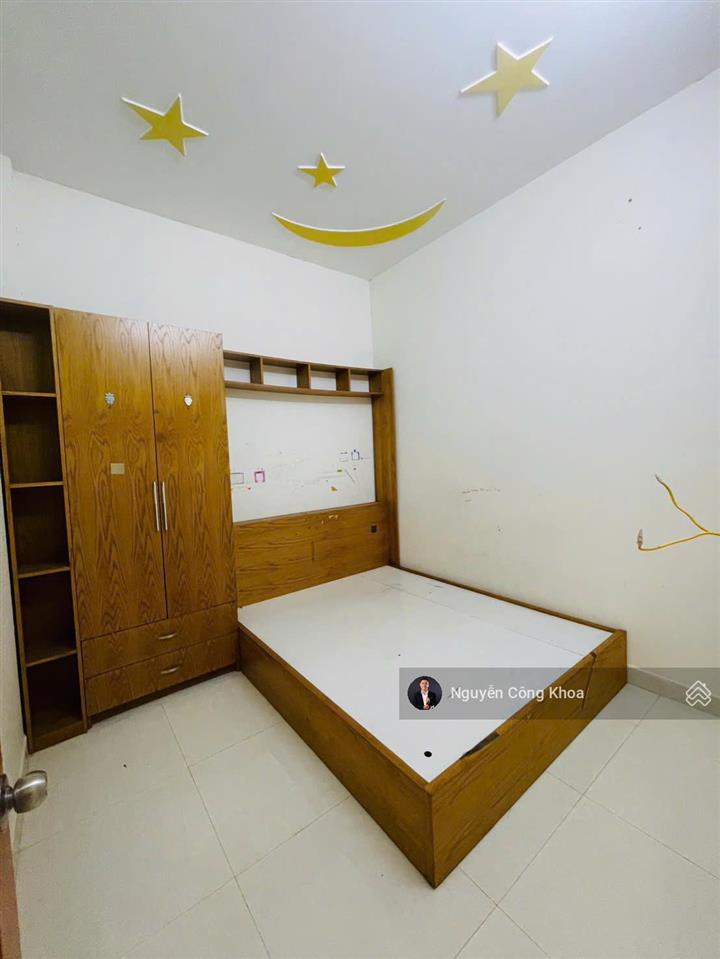 Bán nhà 1t1l có phòng ngủ dưới, full nội thất, kdc gần chợ bà tri 500m, p.tân hiệp, tp.tân uyên