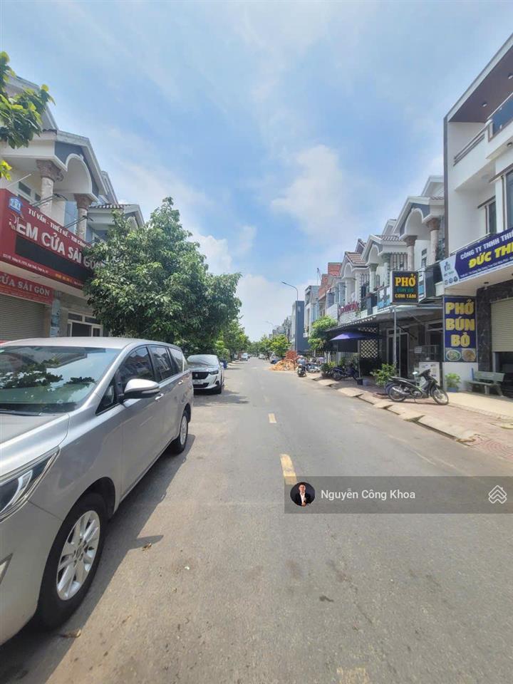 Bán đất 72m2, mt kinh doanh, đường chính kdc gần chợ phú phong 200m, p.bình chuẩn, tp.thuận an