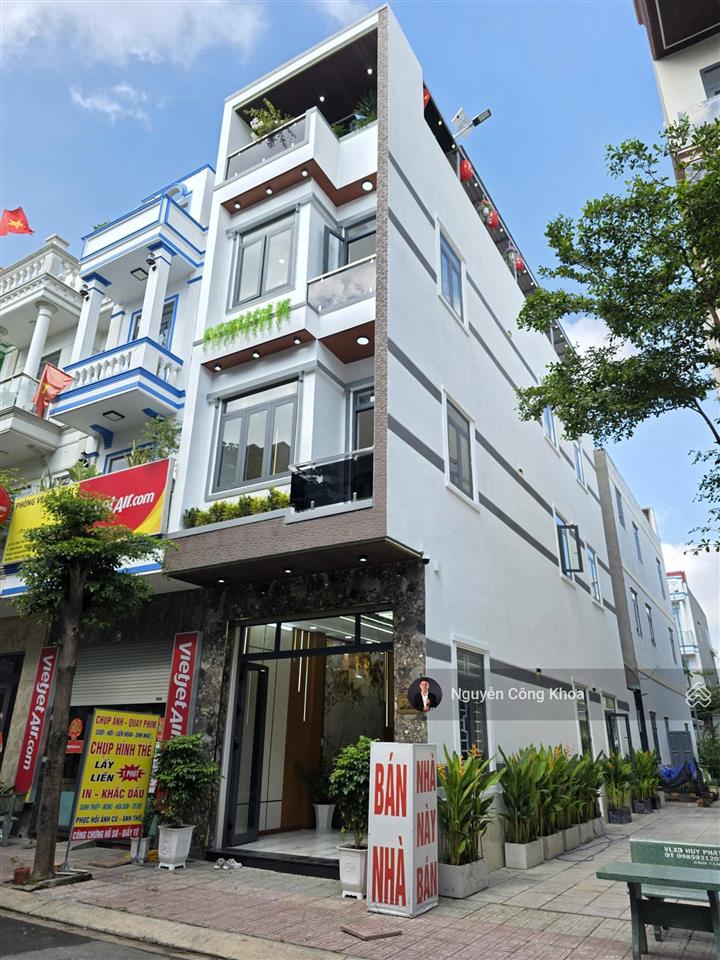 Bán nhà đúc 3 tấm, hoàn công, 2 mặt tiền, 4 phòng ngủ, kdc đẹp p.bình chuẩn, tp.thuận an