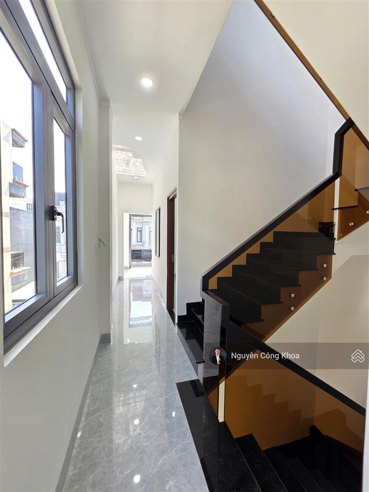 Bán nhà đúc 3 tấm, hoàn công, 2 mặt tiền, 4 phòng ngủ, kdc đẹp p.bình chuẩn, tp.thuận an