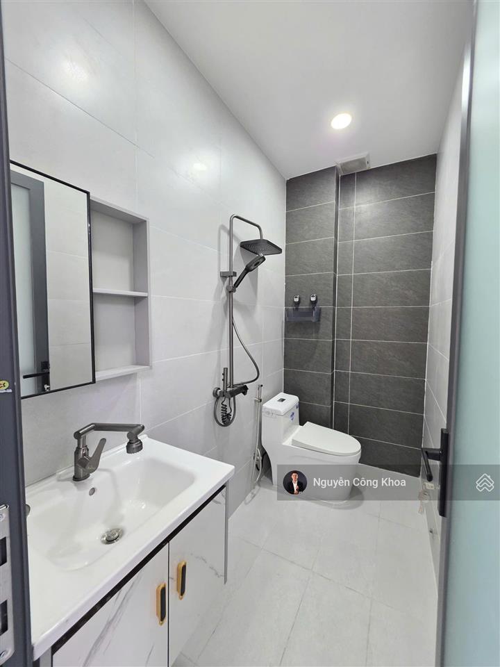 Bán nhà đúc 3 tấm, hoàn công, 2 mặt tiền, 4 phòng ngủ, kdc đẹp p.bình chuẩn, tp.thuận an