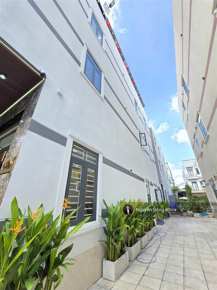 Bán nhà đúc 3 tấm, hoàn công, 2 mặt tiền, 4 phòng ngủ, kdc đẹp p.bình chuẩn, tp.thuận an