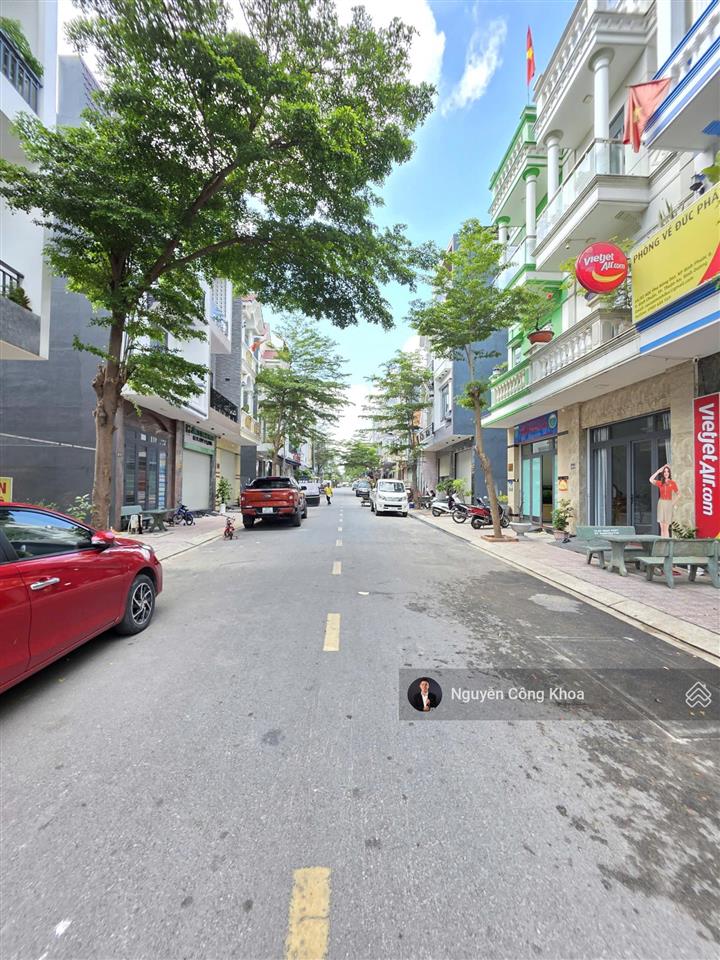 Bán nhà đúc 3 tấm, hoàn công, 2 mặt tiền, 4 phòng ngủ, kdc đẹp p.bình chuẩn, tp.thuận an