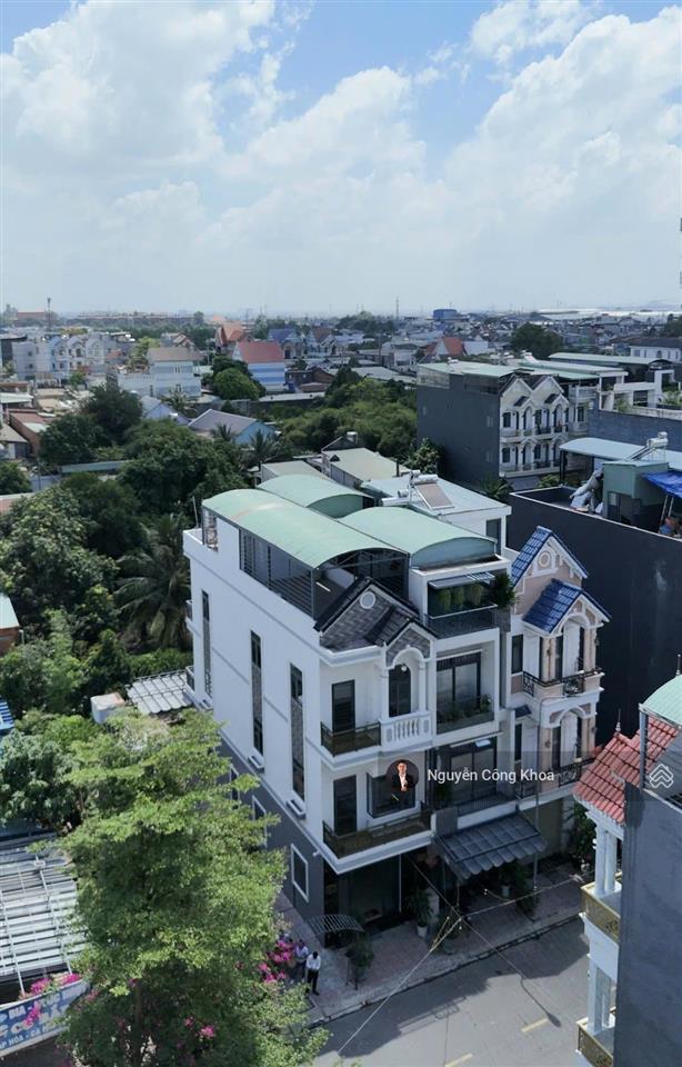 Bán nhà mặt tiền công viên, 3 mặt thoáng, sân ô tô, 4 phòng ngủ, kdc p.binh chuẩn, tp.thuận an