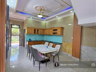 Bán nhà mặt tiền công viên, 3 mặt thoáng, sân ô tô, 4 phòng ngủ, kdc p.binh chuẩn, tp.thuận an