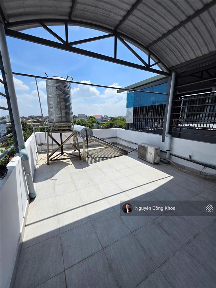 Bán nhà mặt tiền công viên, 3 mặt thoáng, sân ô tô, 4 phòng ngủ, kdc p.binh chuẩn, tp.thuận an