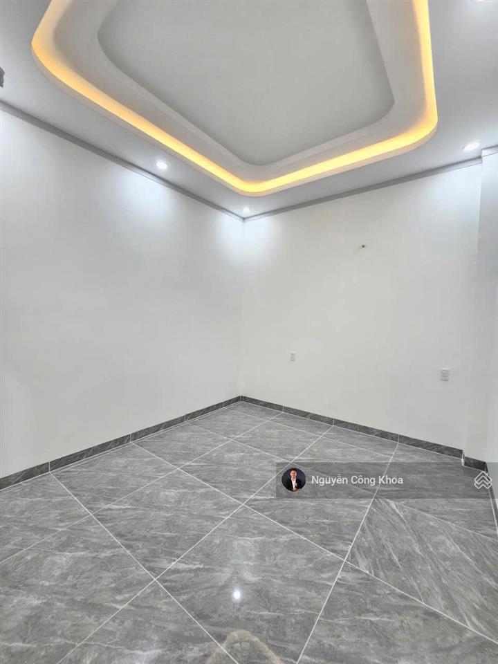 Bán nhà đúc 3 tấm đẹp, ngang 5m, 3 phòng ngủ, gần làng đại học 1,5km, p.tân đông hiệp, tp.dĩ an