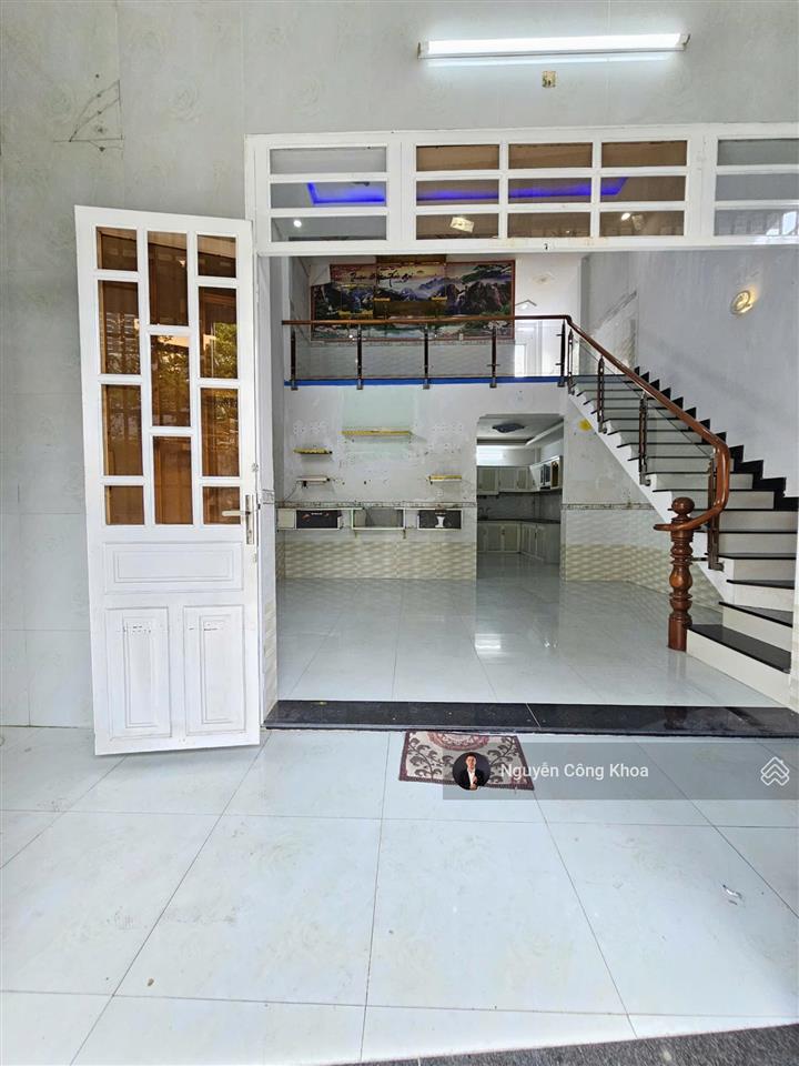 Bán nhà cấp 4 gác lửng ngang 5,4m, gần cụm trường cấp 1,2,3, p.đông hòa, tp.dĩ an