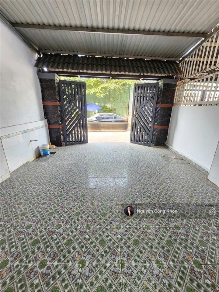 Bán nhà có sân ô tô,, 3 phòng ngủ, gần trường tiểu học lê thị trung 300m, p.bình chuẩn, thuận an