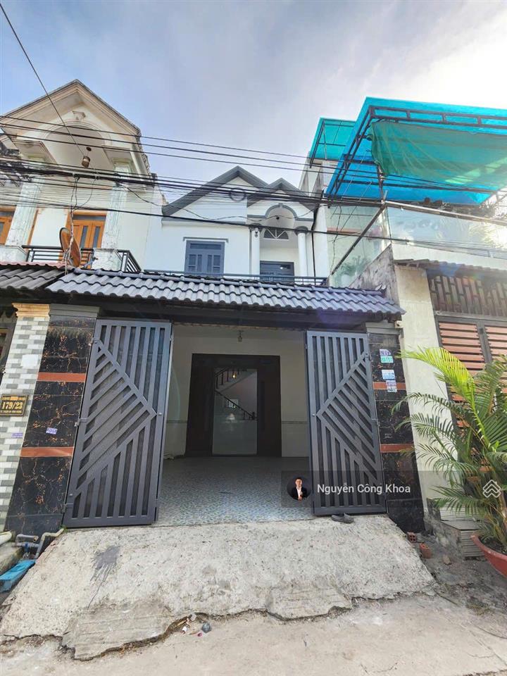 Bán nhà có sân ô tô,, 3 phòng ngủ, gần trường tiểu học lê thị trung 300m, p.bình chuẩn, thuận an