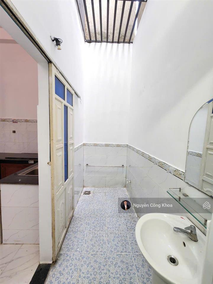 Bán nhà có sân ô tô,, 3 phòng ngủ, gần trường tiểu học lê thị trung 300m, p.bình chuẩn, thuận an