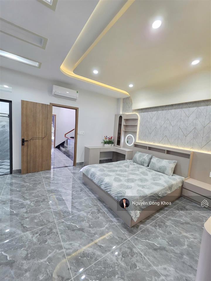 Bán nhà đúc 4 tấm hoàn công, sân ô tô, 5 phòng ngủ, gần bigc go, p.đông hòa, tp.dĩ an