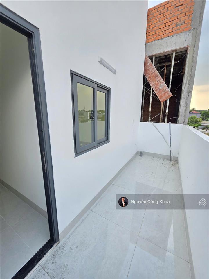 Bán nhà hoàn công, sân ô tô, mt công viên, gần đường quốc lộ 1k 500m, p.bửu hòa, tp.biên hòa