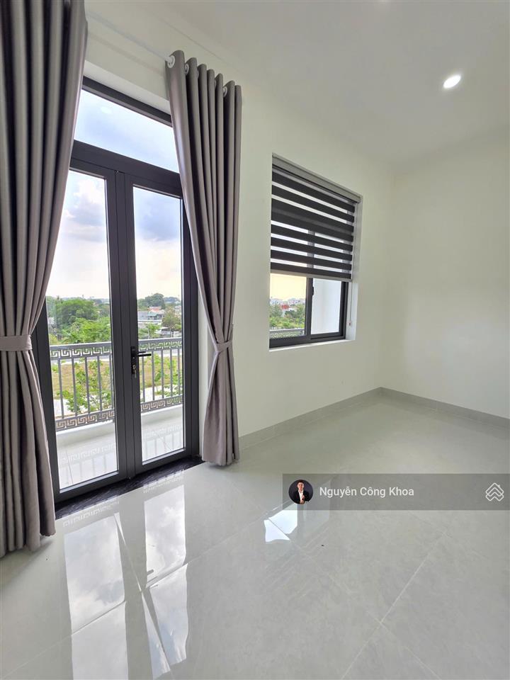 Bán nhà hoàn công, sân ô tô, mt công viên, gần đường quốc lộ 1k 500m, p.bửu hòa, tp.biên hòa
