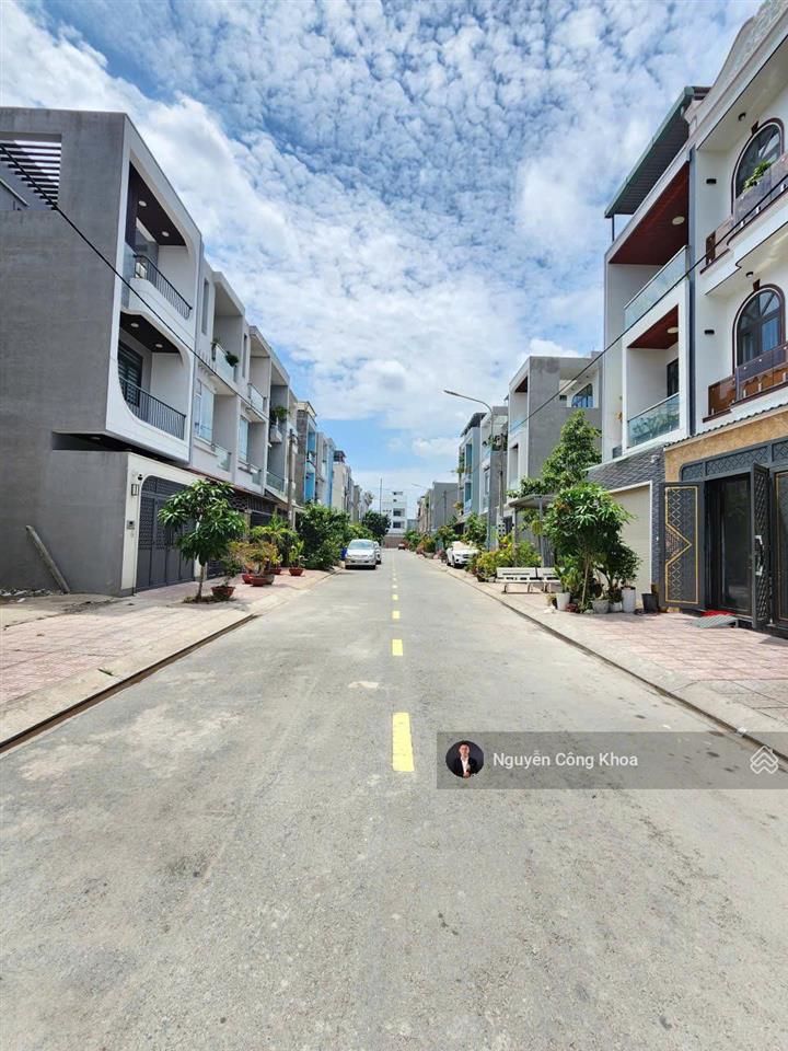 Bán nhà đúc 3 tấm hoàn công, 3 phòng ngủ, gần làng đại học thủ đức 2km, p. tân đông hiệp, dĩ an
