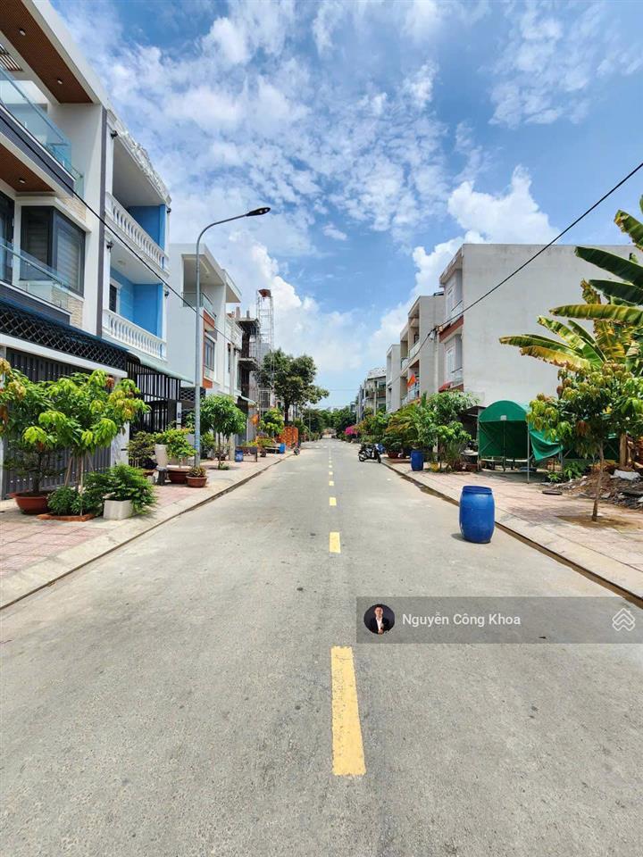 Bán nhà đúc 3 tấm hoàn công, 3 phòng ngủ, gần làng đại học thủ đức 2km, p. tân đông hiệp, dĩ an