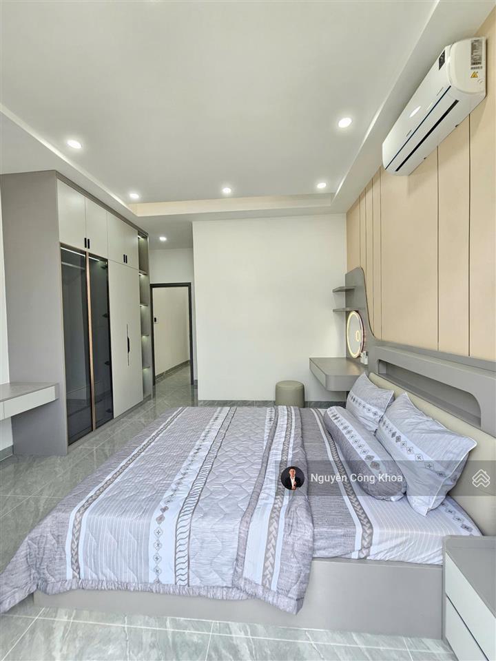 Bán nhà đúc 3 tấm, hoàn công, sân ô tô, 4 phòng ngủ, kdc gần vincom, p. tân đông hiệp, tp. dĩ an