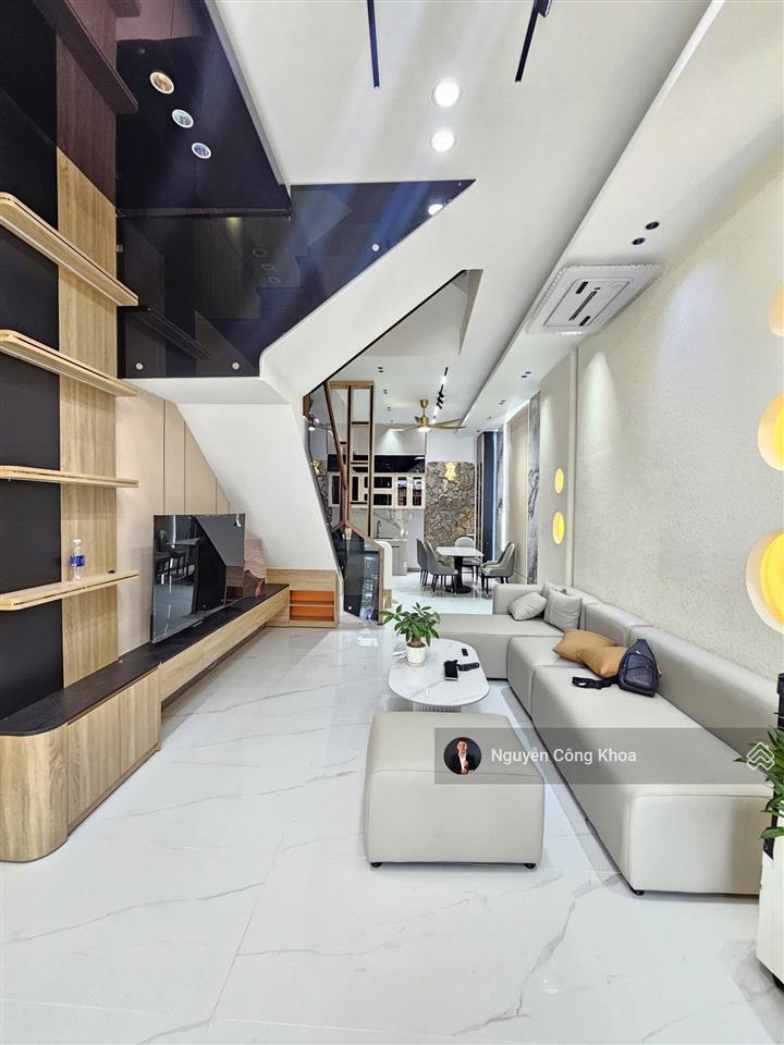 Nhà đúc 3 tấm, sân ôtô, 4 phòng ngủ, kdc gần aeonmall 1,5km, p. thuận giao, tp. thuận an
