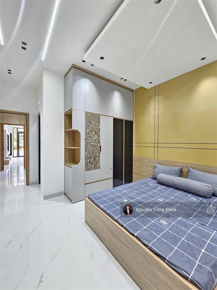 Nhà đúc 3 tấm, sân ôtô, 4 phòng ngủ, kdc gần aeonmall 1,5km, p. thuận giao, tp. thuận an