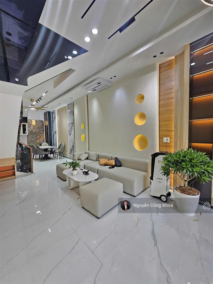 Nhà đúc 3 tấm, sân ôtô, 4 phòng ngủ, kdc gần aeonmall 1,5km, p. thuận giao, tp. thuận an