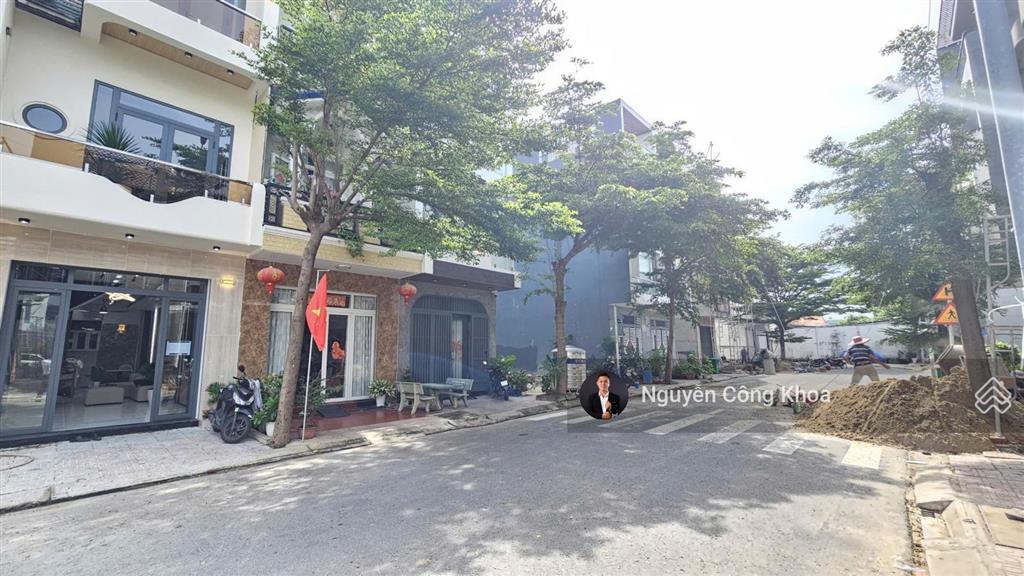 Nhà đúc 3 tấm, sân ôtô, 4 phòng ngủ, kdc gần aeonmall 1,5km, p. thuận giao, tp. thuận an