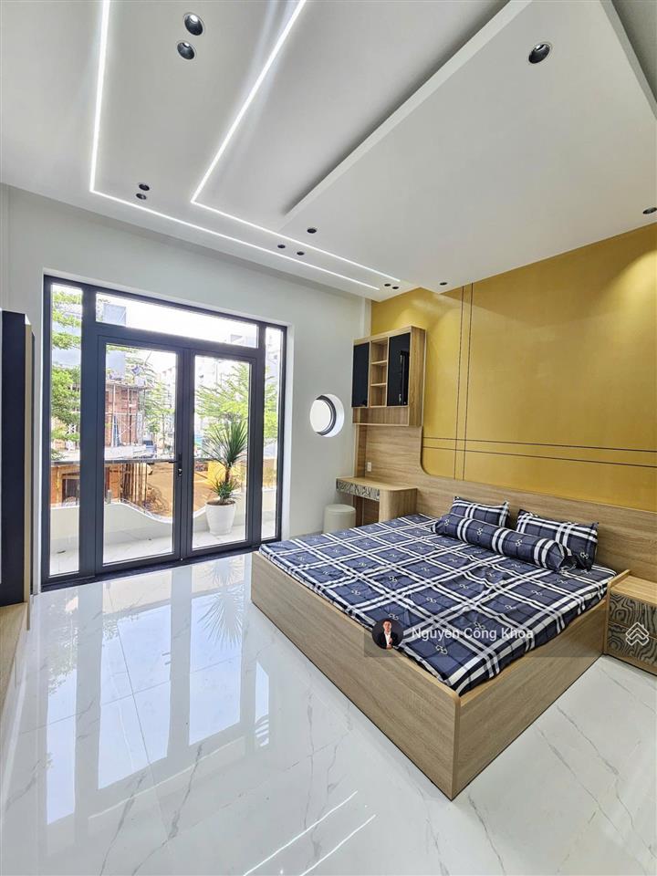 Nhà đúc 3 tấm, sân ôtô, 4 phòng ngủ, kdc gần aeonmall 1,5km, p. thuận giao, tp. thuận an