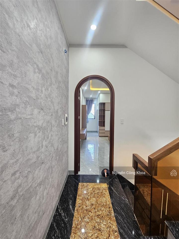 Nhà đúc 3 tấm đẹp, 3 phòng ngủ, full nội thất, gần chợ đầu mối thủ đức 5km, p. bình hòa, thuận an