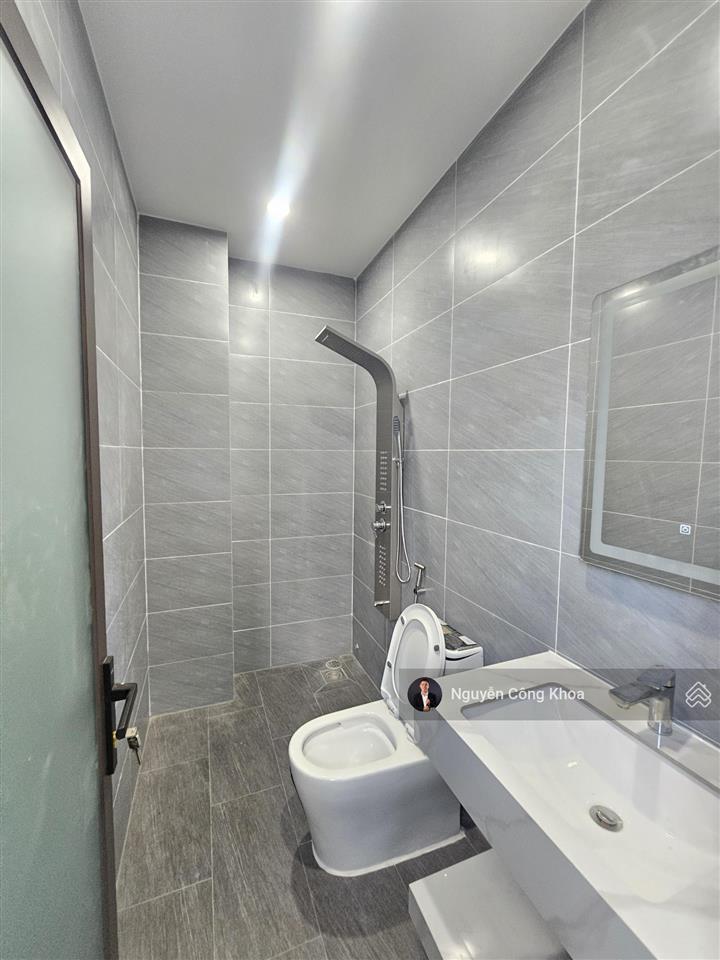 Nhà đúc 3 tấm đẹp, 3 phòng ngủ, full nội thất, gần chợ đầu mối thủ đức 5km, p. bình hòa, thuận an