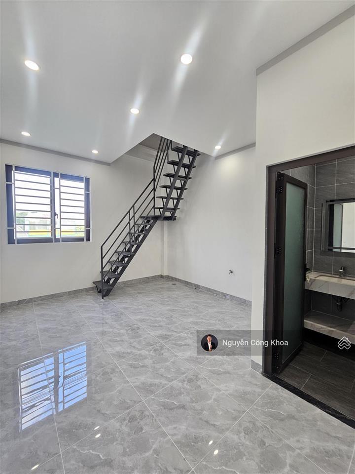 Nhà đúc 3 tấm đẹp, 3 phòng ngủ, full nội thất, gần chợ đầu mối thủ đức 5km, p. bình hòa, thuận an