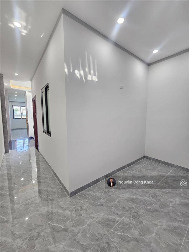 Nhà đúc 3 tấm đẹp, 3 phòng ngủ, full nội thất, gần chợ đầu mối thủ đức 5km, p. bình hòa, thuận an