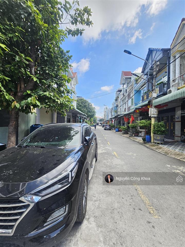 Nhà đúc 3 tấm đẹp, 3 phòng ngủ, full nội thất, gần chợ đầu mối thủ đức 5km, p. bình hòa, thuận an