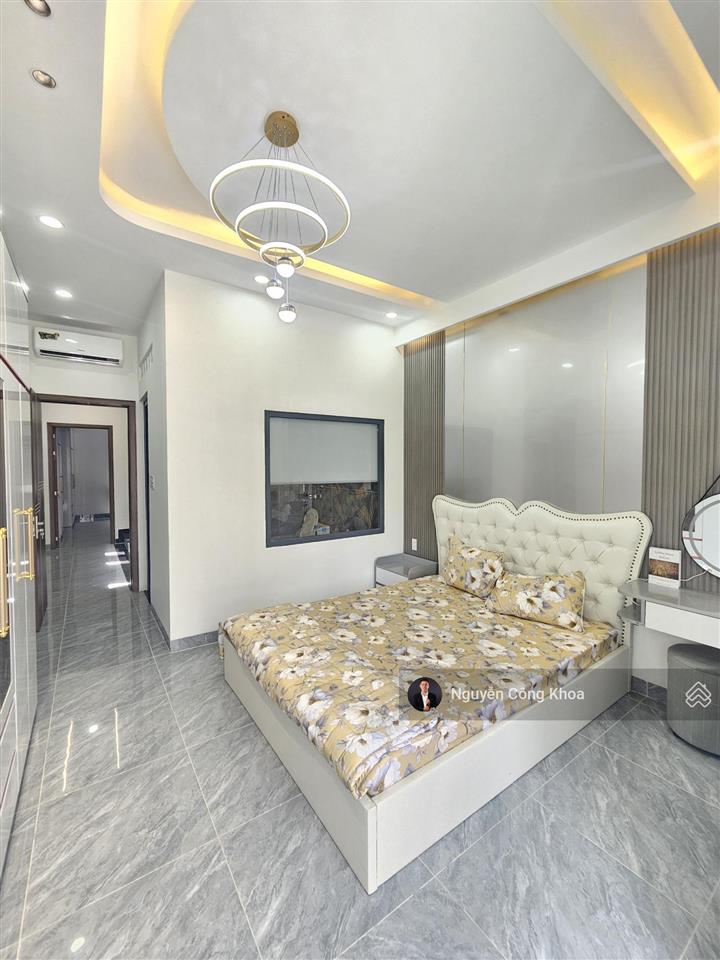 Bán nhà đúc 3 tấm, hoàn công, 4 phòng ngủ, kdc gần chợ phú phong 100m, p. bình chuẩn, tp. thuận an