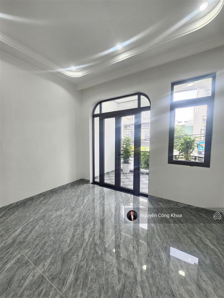 Bán nhà đẹp hoàn công, sân ôtô, phòng ngủ dưới, ngay chợ thành nam 50m, p. an phú, thuận an