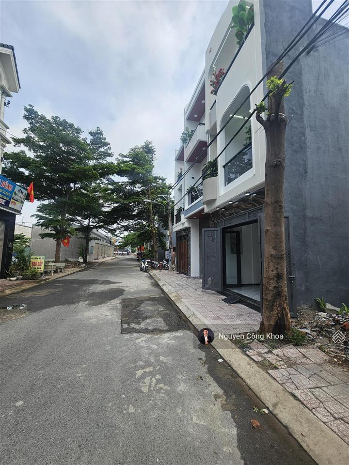 Bán nhà đẹp hoàn công, sân ôtô, phòng ngủ dưới, ngay chợ thành nam 50m, p. an phú, thuận an