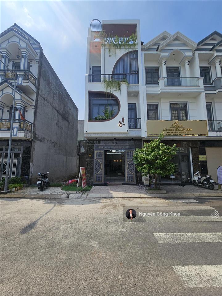 Bán nhà đúc 3 tấm, hoàn công, sân ô tô, 4 phòng ngủ, kdc gần ngã 6 an phú, p. an phú, tp. thuận an