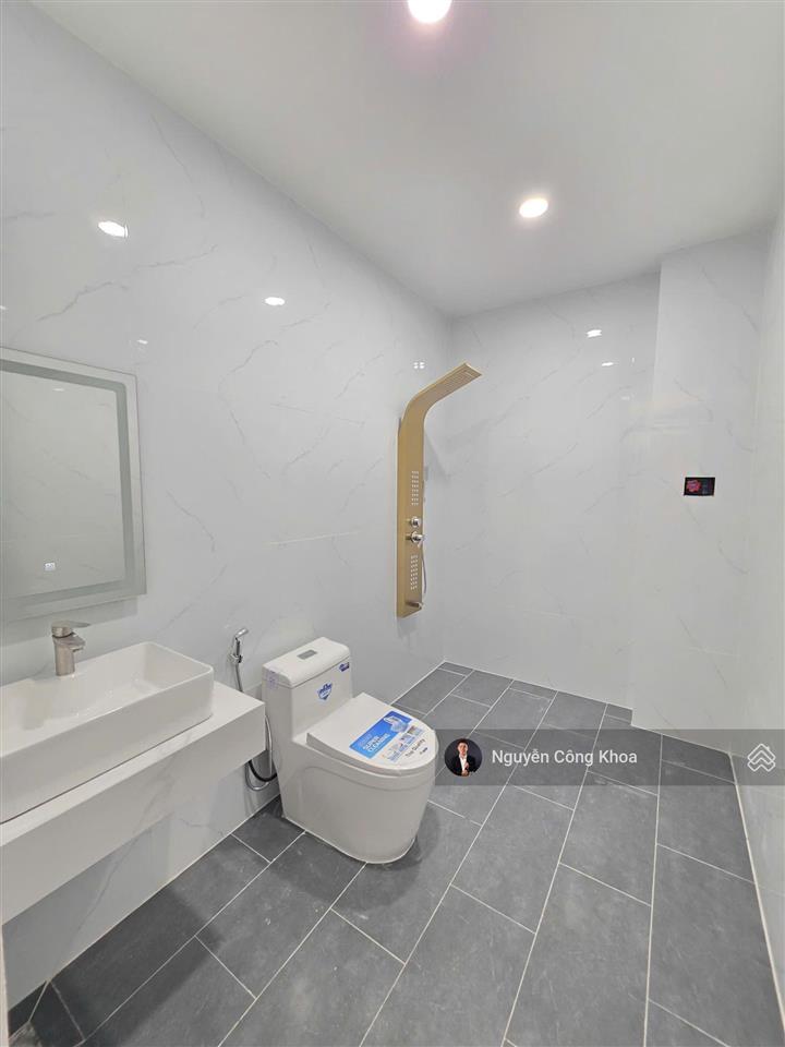 Ra vội, nhà đối diện công viên, 4 phòng ngủ, kdc gần vòng xoay cầu hang 500m, p. bửu hòa, biên hòa