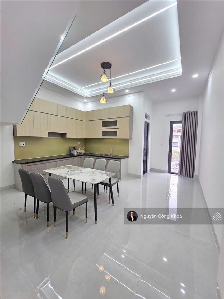 Ra vội, nhà đối diện công viên, 4 phòng ngủ, kdc gần vòng xoay cầu hang 500m, p. bửu hòa, biên hòa