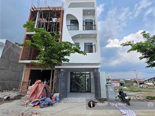Ra vội, nhà đối diện công viên, 4 phòng ngủ, kdc gần vòng xoay cầu hang 500m, p. bửu hòa, biên hòa