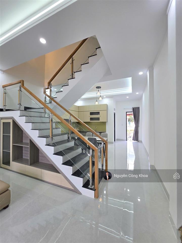 Ra vội, nhà đối diện công viên, 4 phòng ngủ, kdc gần vòng xoay cầu hang 500m, p. bửu hòa, biên hòa